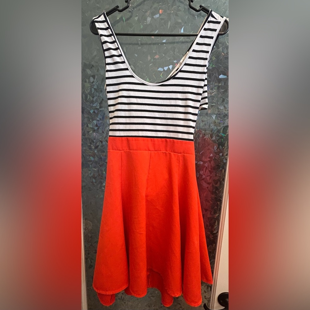 Casual Black and White A-Line Dress with Peter Pan Collar B10